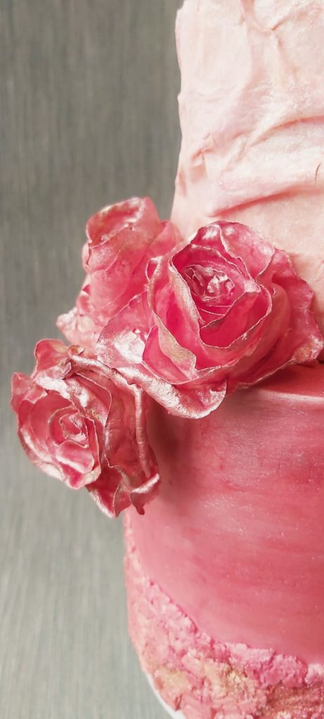 Taart met waferpaper rozen